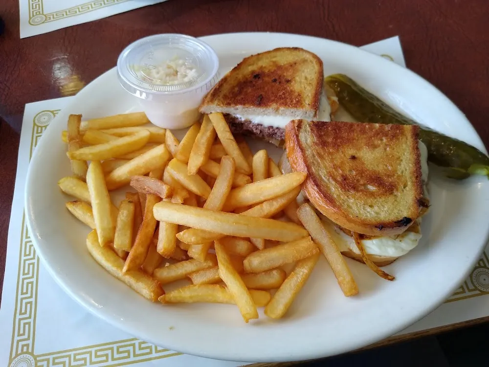 Tuna Melt w Fries